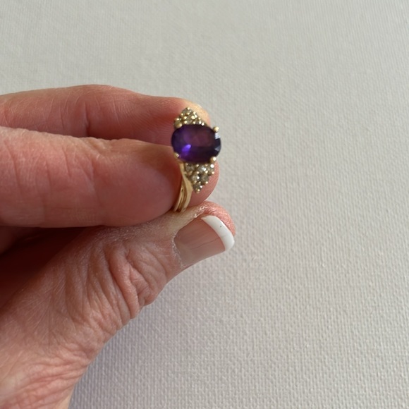 14k Amethyst and Diamond Ring - Picture 9 of 14